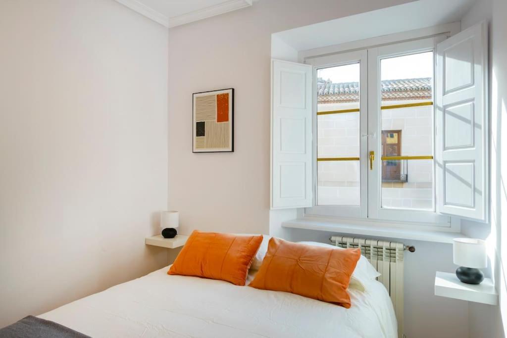 Balcony Of The I 1min To Avila's Alcazar Apartment