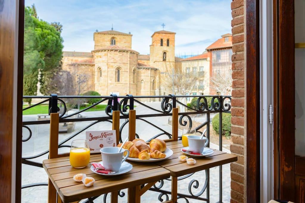 Apartment Balcony Of The I 1min To Avila's Alcazar *