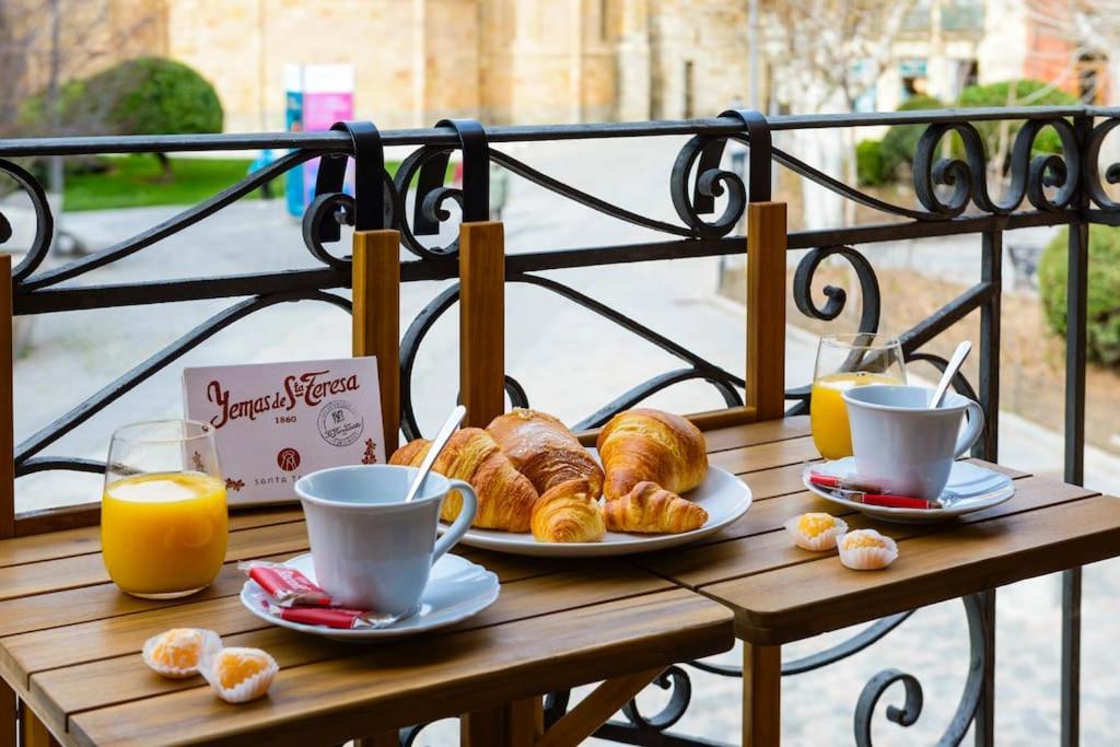 Apartment Balcony Of The I 1min To Avila's Alcazar *